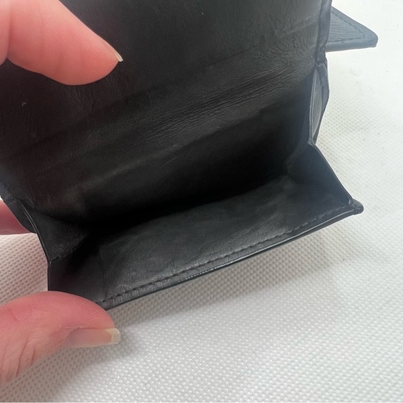 Authentic Louis Vuitton LV Monogram Eclipse Discovery Compact Wallet - Picture 11 of 14